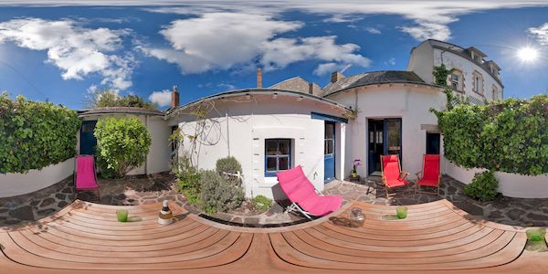 3 place Monseigneur Freppel — patio (2010)